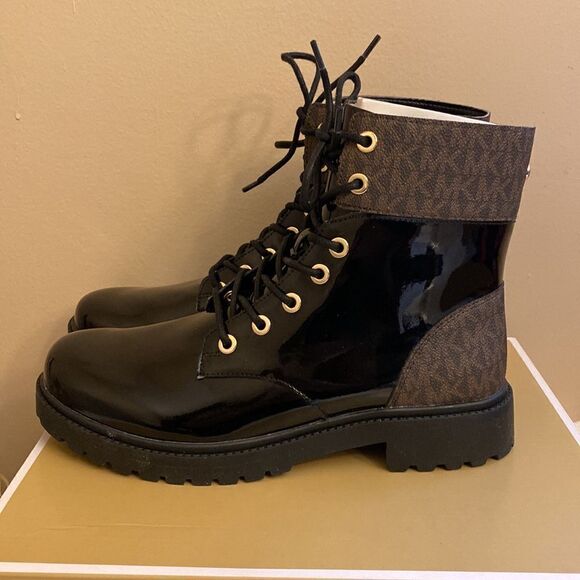 NIB Michael Kors Alistair Lace-Up Lug Sole Combat Booties 💕 - Size 9.5 - Picture 5 of 14